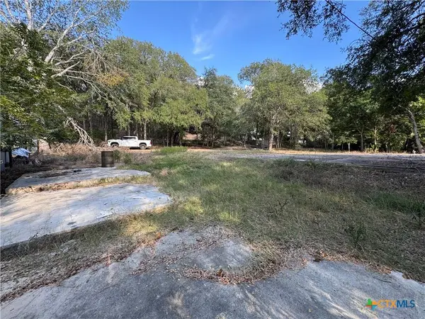 285 Catfish Johns RD, Gonzales, TX 78629