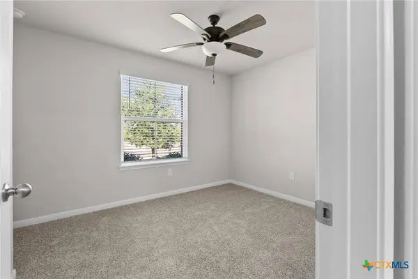 124 Harlan DR, Hutto, TX 78634