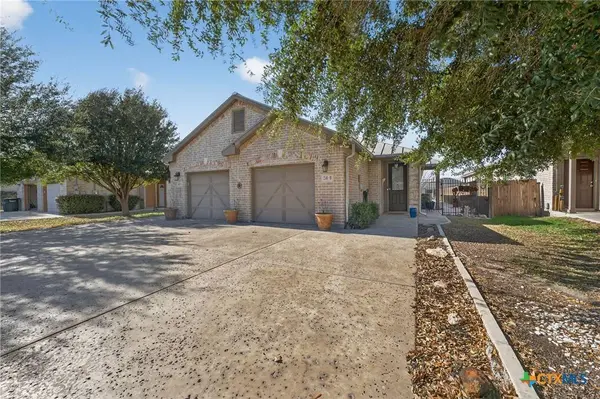 241 Anne Louise DR #A&B, New Braunfels, TX 78130