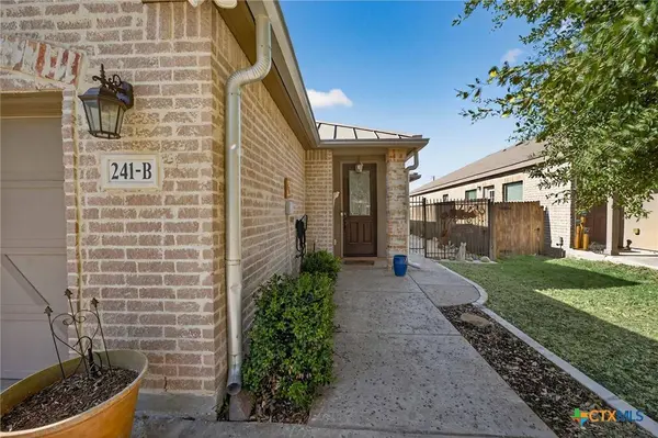 241 Anne Louise DR #A&B, New Braunfels, TX 78130