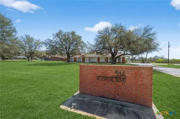 514 Hospital BLVD, Floresville, TX 78114