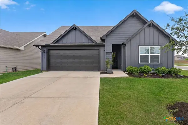 1037 Norway DR, Seguin, TX 78155