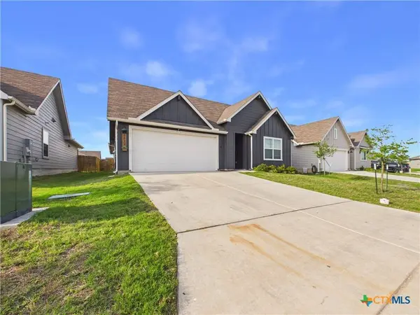 1012 Betsy DR, Seguin, TX 78155