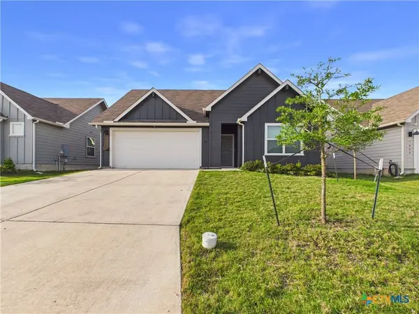 1012 Betsy DR, Seguin, TX 78155