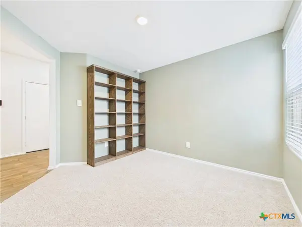 1012 Betsy DR, Seguin, TX 78155