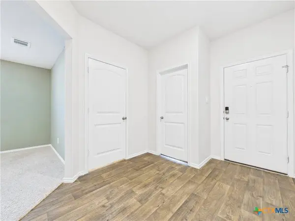 1012 Betsy DR, Seguin, TX 78155