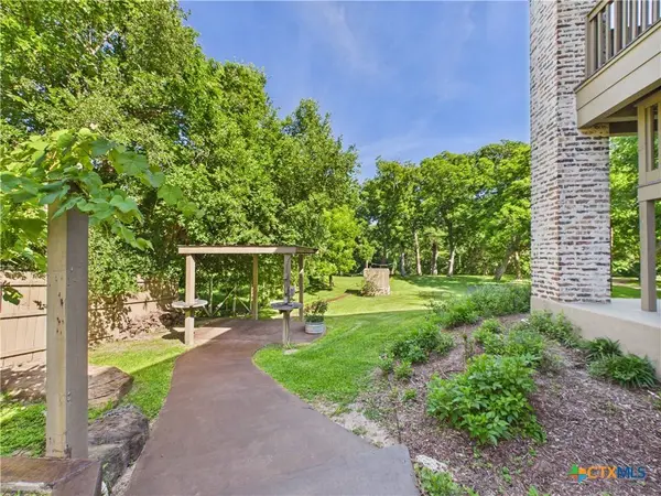 1238 Sleepy Hollow LN, New Braunfels, TX 78130