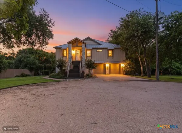 1238 Sleepy Hollow LN, New Braunfels, TX 78130
