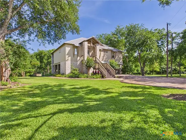 1238 Sleepy Hollow LN, New Braunfels, TX 78130