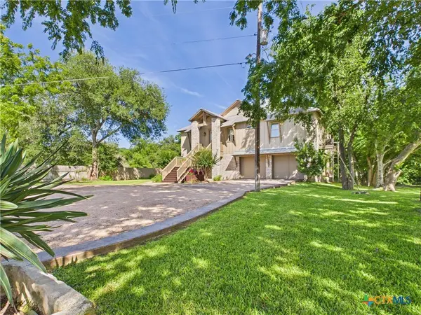 1238 Sleepy Hollow LN, New Braunfels, TX 78130