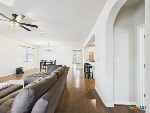 1070 Sussex WAY, Round Rock, TX 78665