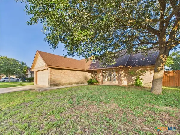 1125 Iris Crescent, Floresville, TX 78114