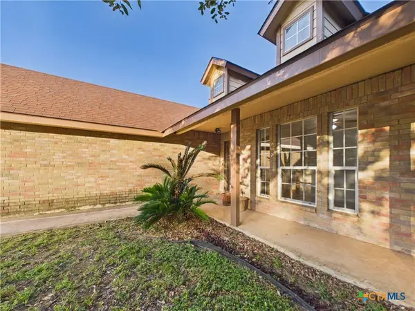 1125 Iris Crescent, Floresville, TX 78114