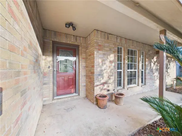 1125 Iris Crescent, Floresville, TX 78114