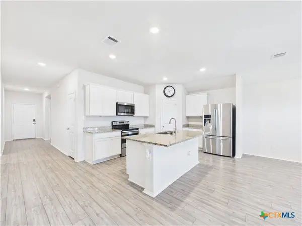 208 Ida LOOP, Seguin, TX 78155
