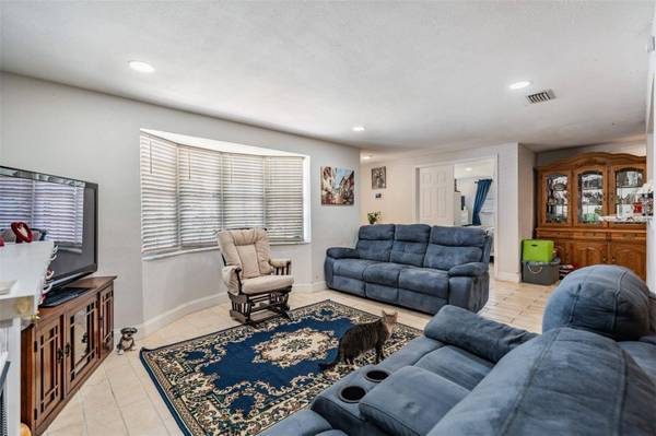 3340 COLUMBUS DR, Holiday, FL 34691