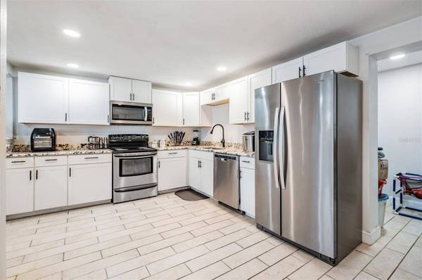 3340 COLUMBUS DR, Holiday, FL 34691