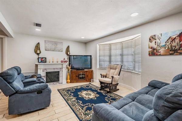 3340 COLUMBUS DR, Holiday, FL 34691