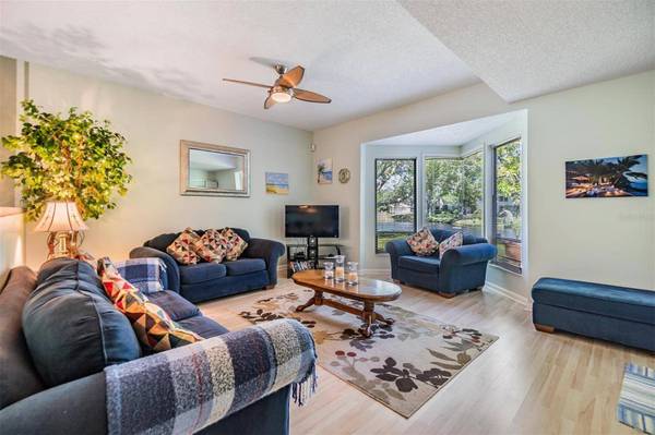 486 LAKEVIEW DR #54, Palm Harbor, FL 34683