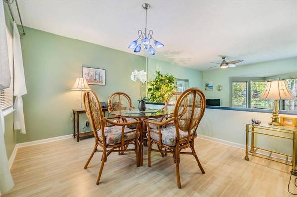 486 LAKEVIEW DR #54, Palm Harbor, FL 34683