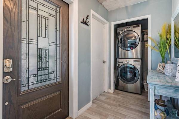 1403 TALLAHASSEE DR, Tarpon Springs, FL 34689