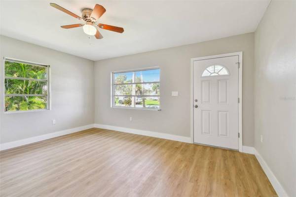 951 LANTANA AVE, Clearwater Beach, FL 33767