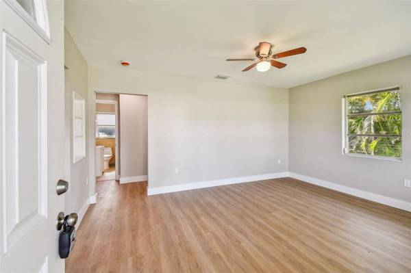 951 LANTANA AVE, Clearwater Beach, FL 33767