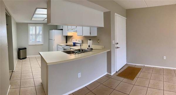 211 MEADOW LN, Oldsmar, FL 34677