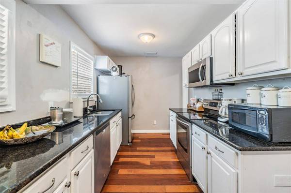 901 & 903 CORNELIUS AVE, Tampa, FL 33603