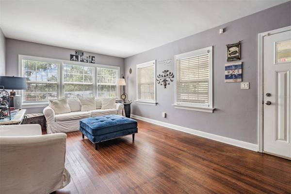 901 & 903 CORNELIUS AVE, Tampa, FL 33603