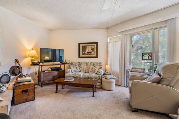 503 WINDRUSH BAY DR, Tarpon Springs, FL 34689