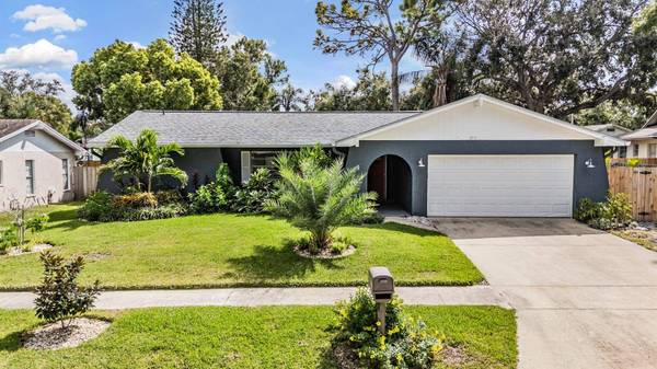 2331 ROBYN CT, Dunedin, FL 34698