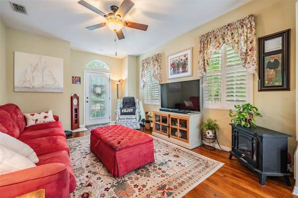 1640 NEBRASKA AVE, Palm Harbor, FL 34683