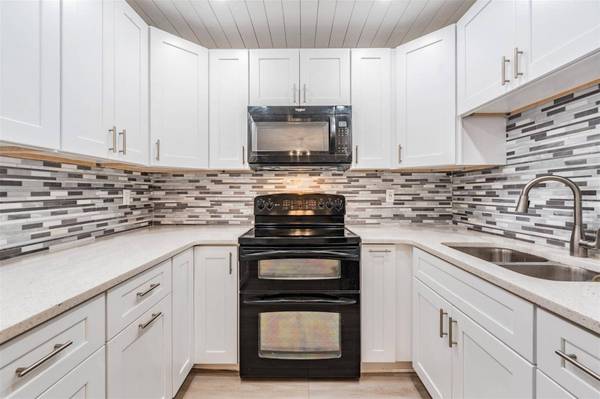 2735 SHERBROOKE LN #A, Palm Harbor, FL 34684