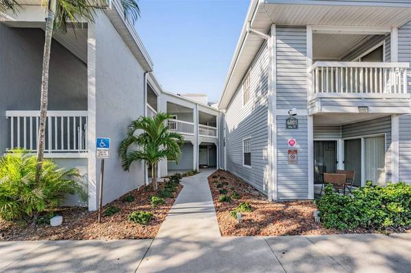 6801 STONES THROW CIR N #15201, St Petersburg, FL 33710