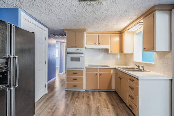 5301 DAWN LN, Holiday, FL 34690