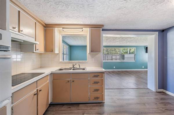 5301 DAWN LN, Holiday, FL 34690