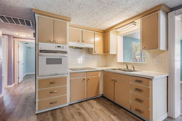 5301 DAWN LN, Holiday, FL 34690