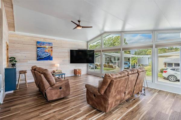 138 BLUE MARLIN DR, Oldsmar, FL 34677