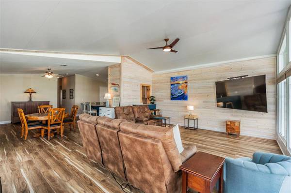 138 BLUE MARLIN DR, Oldsmar, FL 34677