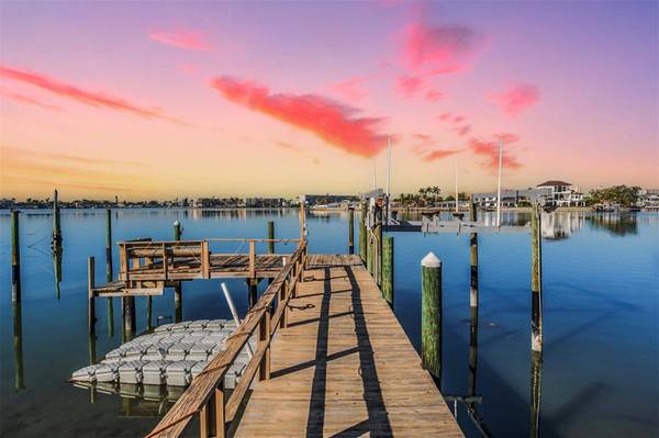 1854 DOLPHIN BLVD S, St Petersburg, FL 33707