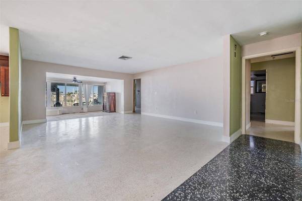 1854 DOLPHIN BLVD S, St Petersburg, FL 33707