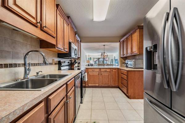 3505 TARPON WOODS BLVD #Q402, Palm Harbor, FL 34685