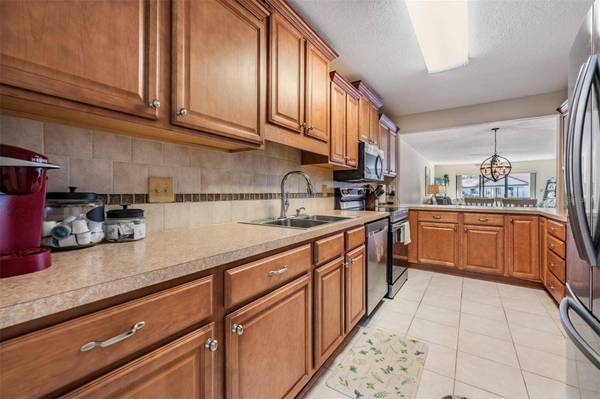 3505 TARPON WOODS BLVD #Q402, Palm Harbor, FL 34685
