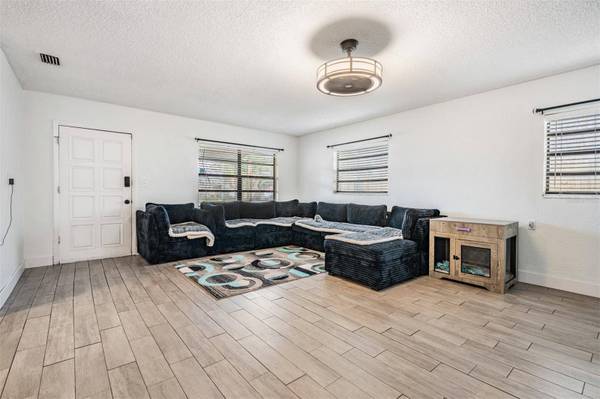 5960 89TH AVE N, Pinellas Park, FL 33782