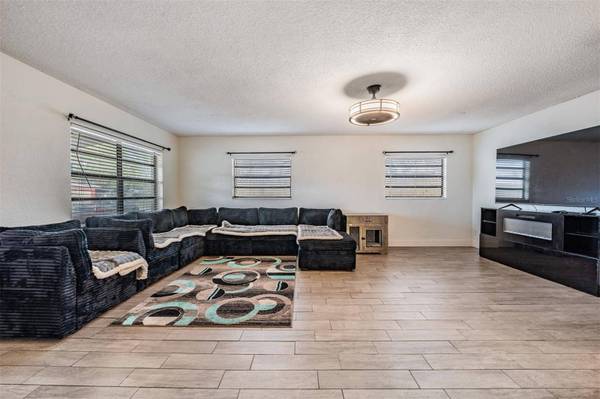 5960 89TH AVE N, Pinellas Park, FL 33782