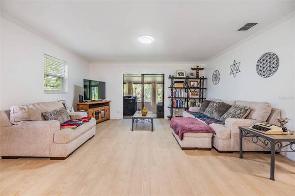 1400 TARPON WOODS BLVD #E4, Palm Harbor, FL 34685