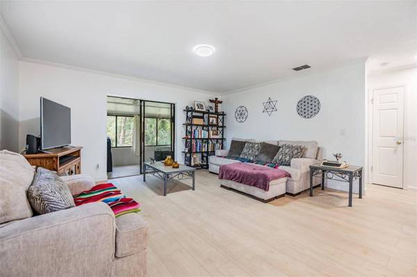 1400 TARPON WOODS BLVD #E4, Palm Harbor, FL 34685