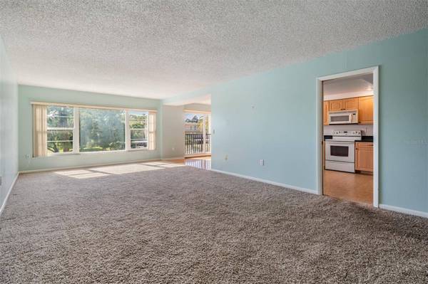 225 COUNTRY CLUB DR #1209, Largo, FL 33771