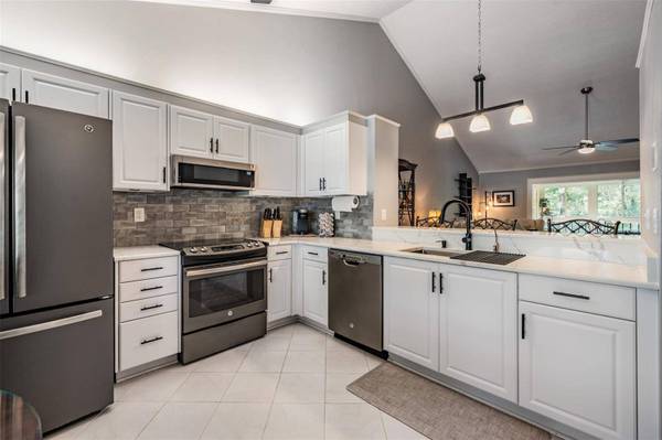 1801 E LAKE RD #6J, Palm Harbor, FL 34685